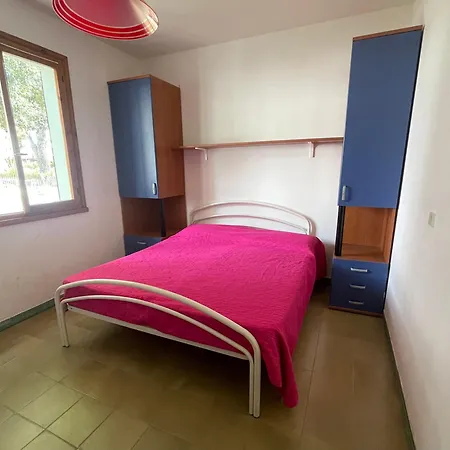Flat With Shared Garden 200 M From The Sea Διαμέρισμα *