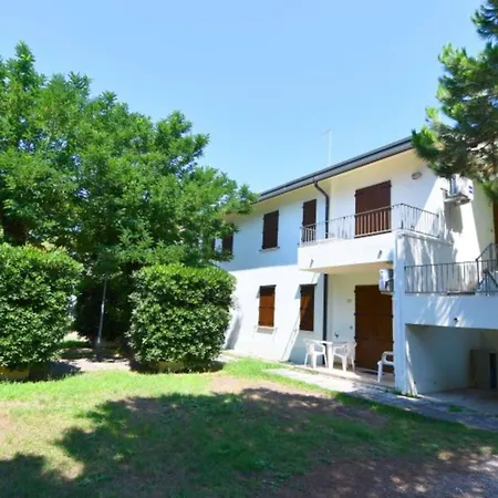 Flat With Shared Garden 200 M From The Sea Διαμέρισμα Rosolina Mare