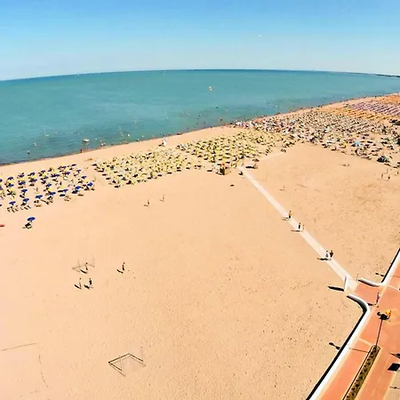 Flat With Shared Garden 200 M From The Sea