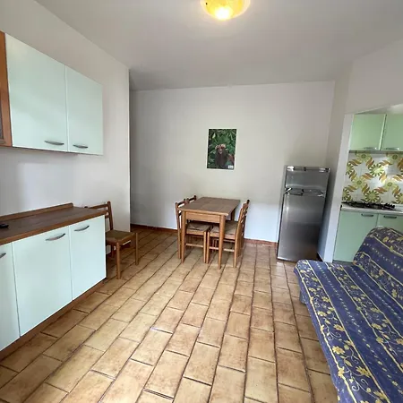 Flat With Shared Garden 200 Metres From The Sea Apartment *