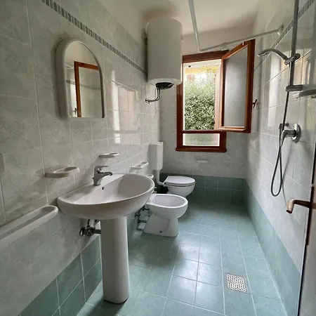 Flat With Shared Garden 200 Metres From The Sea Apartment