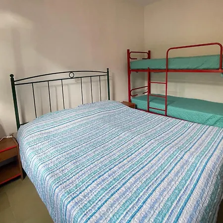 Apartment Flat With Shared Garden 200 Metres From The Sea *