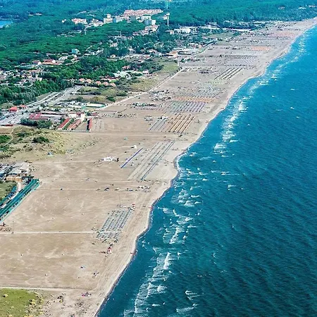 Apartment Flat With Shared Garden 200 Metres From The Sea Rosolina Mare