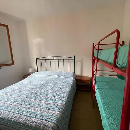 Flat With Shared Garden 200 Metres From The Sea Apartment