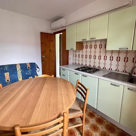 Flat With Shared Garden 200 Metres From The Sea