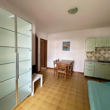 Flat With Shared Garden 200 Metres From The Sea Apartment