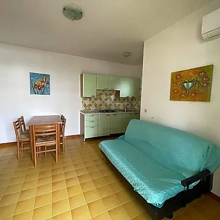 Lejlighed Flat With Shared Garden 200 M From The Sea *